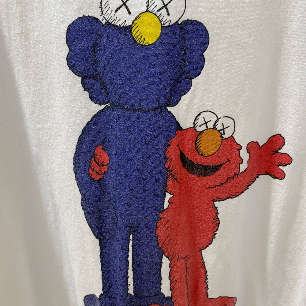 Kaws x Uniqlo T-Shirt